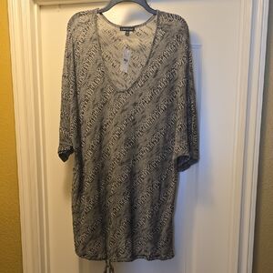 Lane Bryant Black and White Knit V-Neck Tunic Sweater